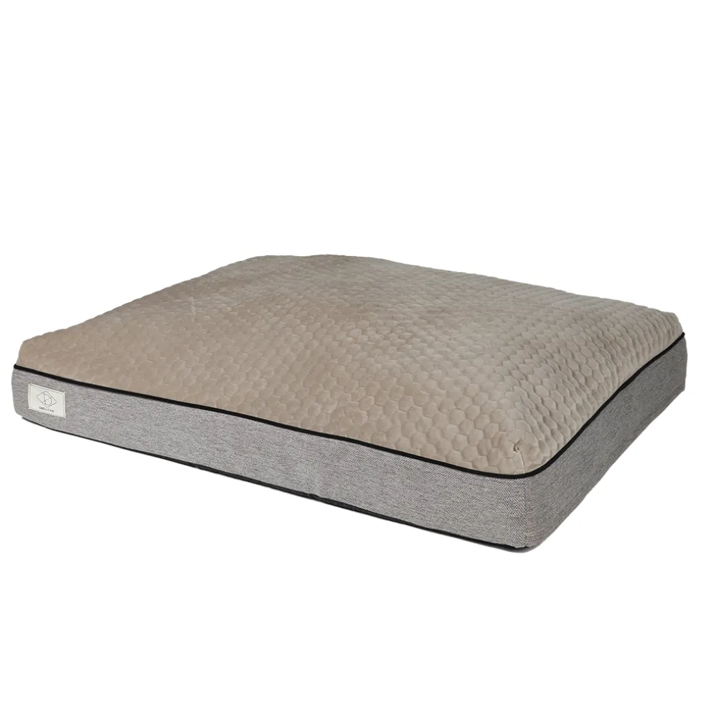 D&D Home Celia ergonomisk hundeseng lille 80 x 60 x 15 cm i taupe